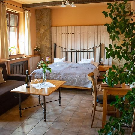 Hotel Konicek Uherské Hradiště Zewnętrze zdjęcie