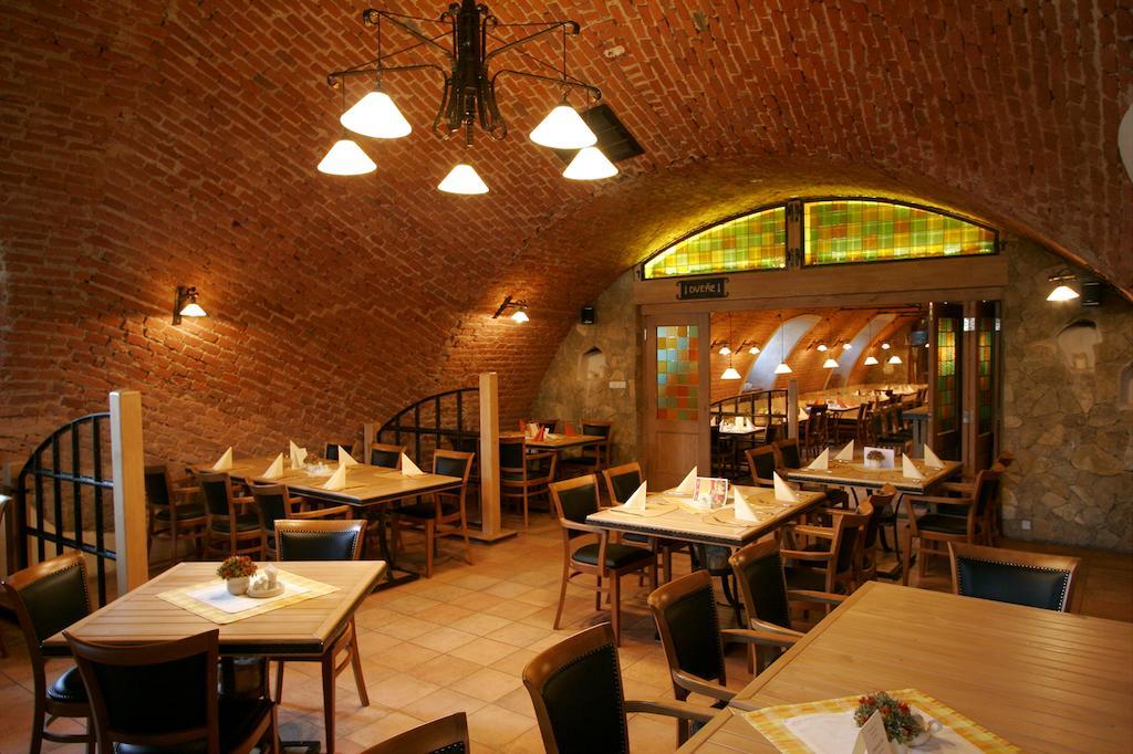 Hotel Konicek Uherské Hradiště Zewnętrze zdjęcie
