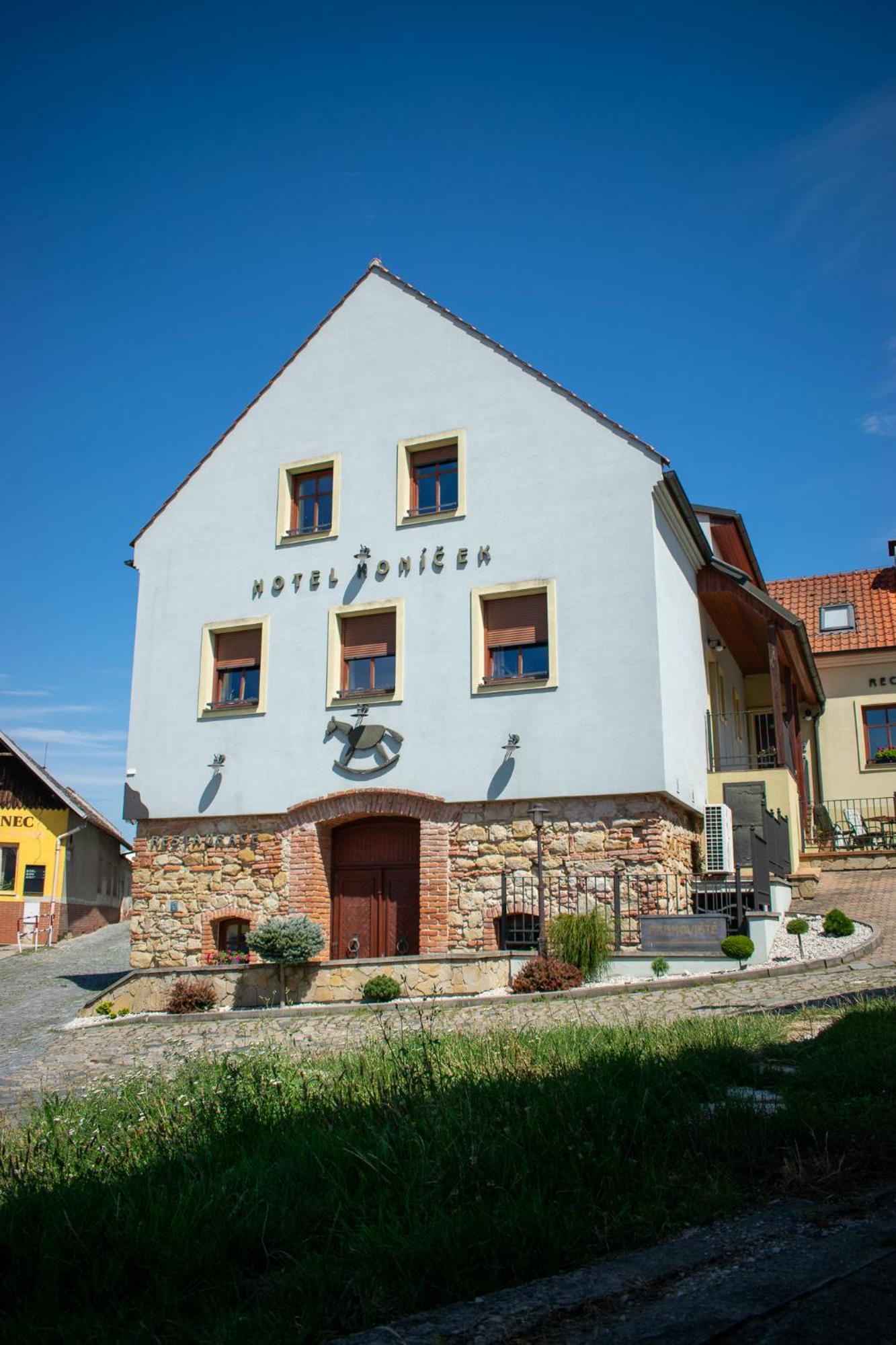 Hotel Konicek Uherské Hradiště Zewnętrze zdjęcie