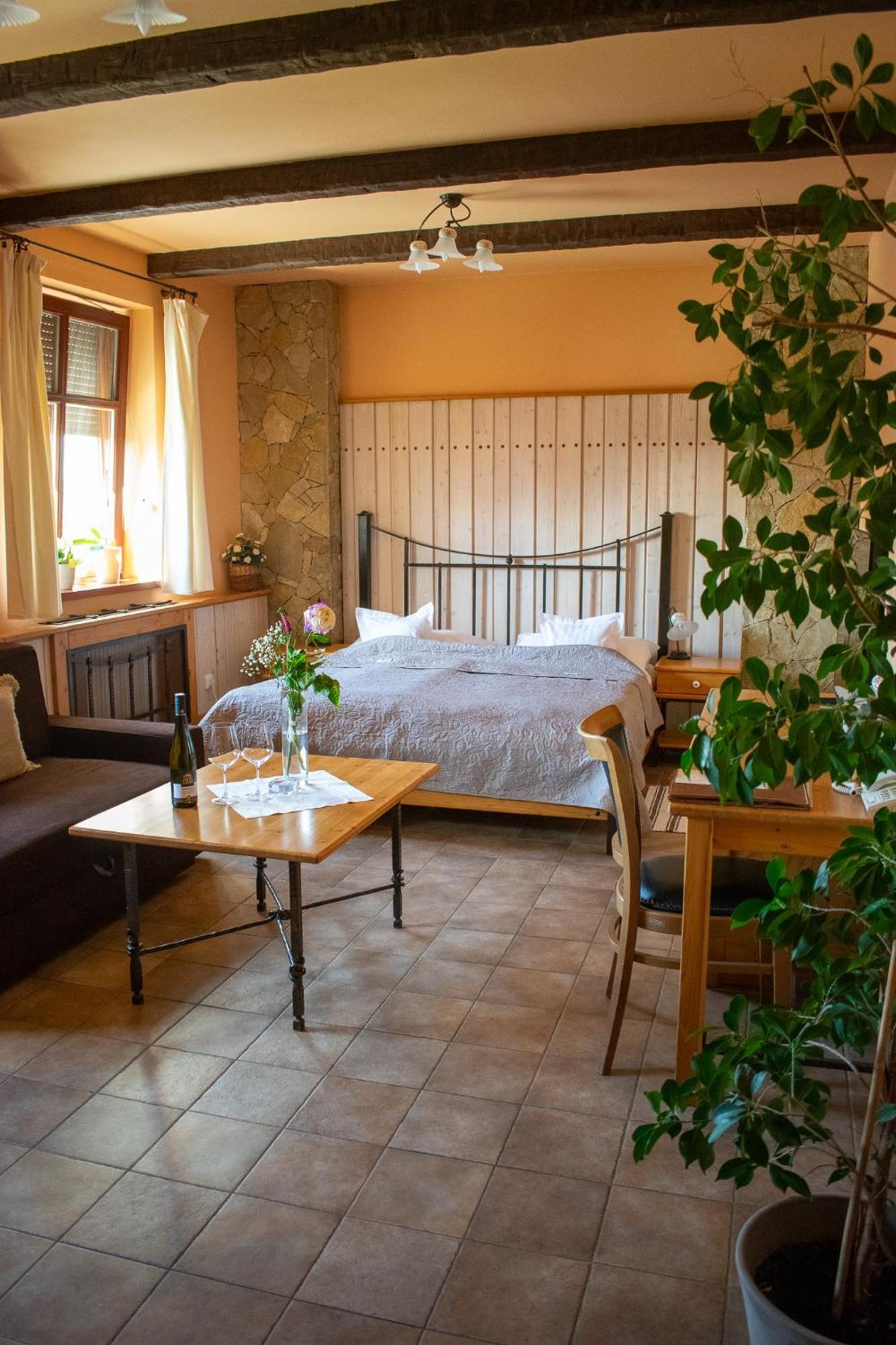 Hotel Konicek Uherské Hradiště Zewnętrze zdjęcie