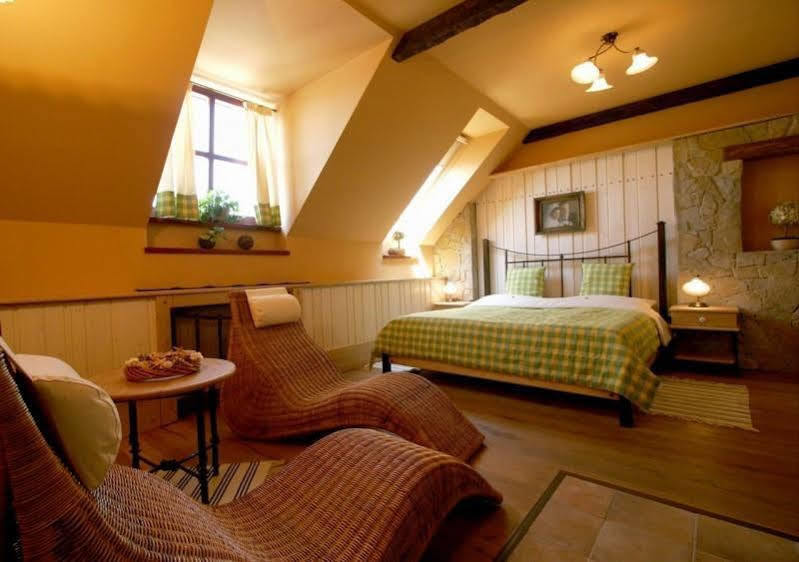 Hotel Konicek Uherské Hradiště Zewnętrze zdjęcie