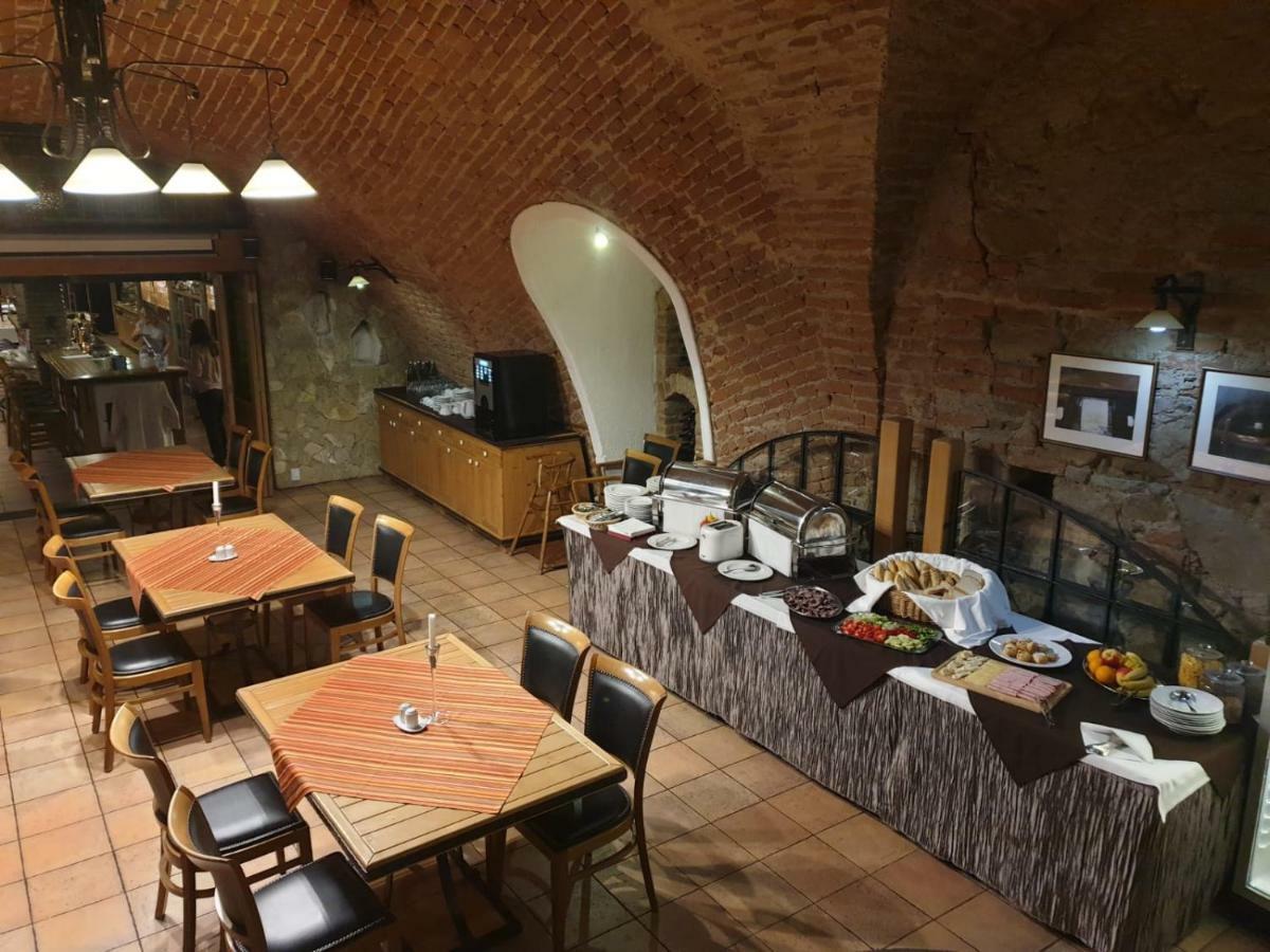 Hotel Konicek Uherské Hradiště Zewnętrze zdjęcie